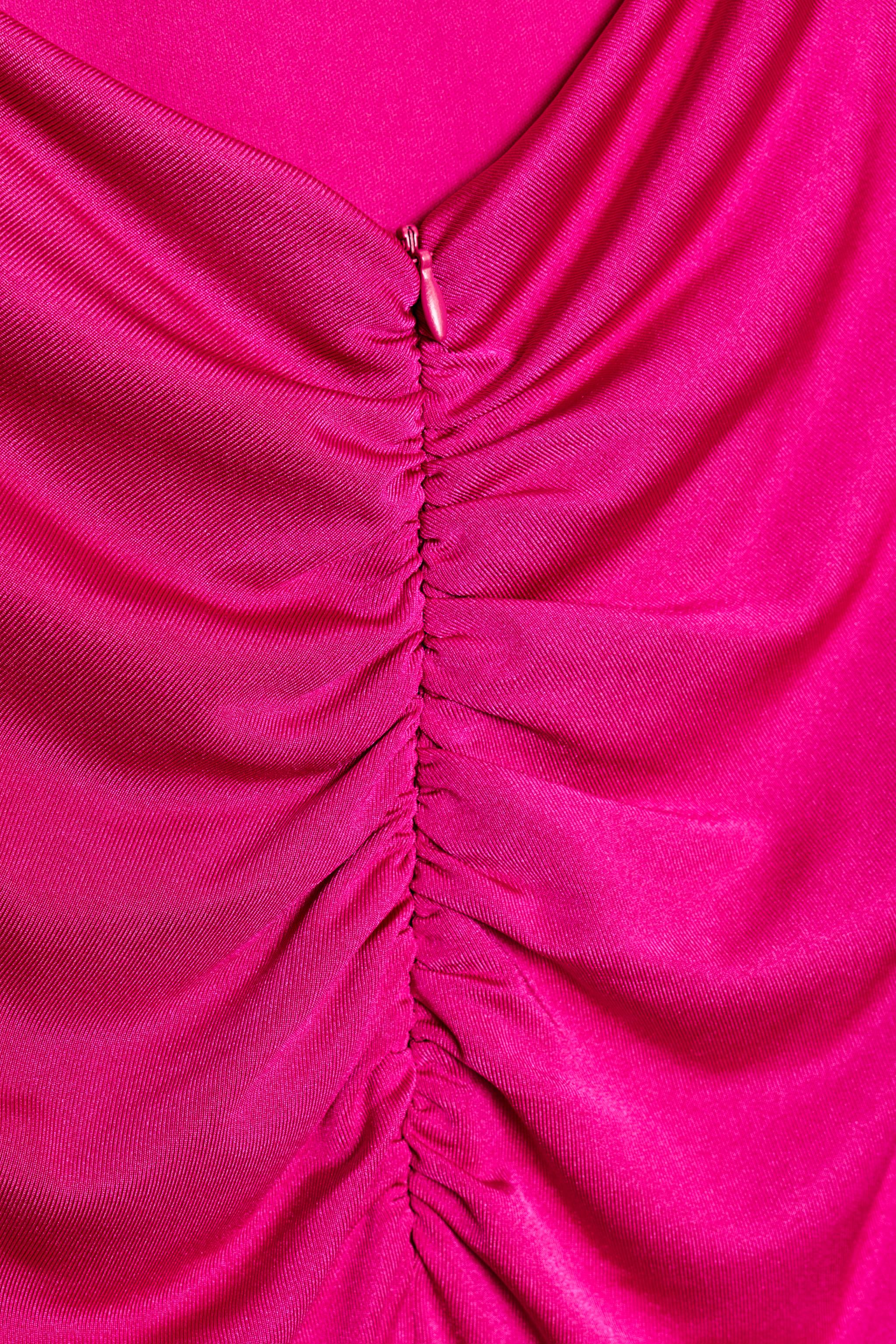 ROBE LONGUE À OUVERTURE AU DOS